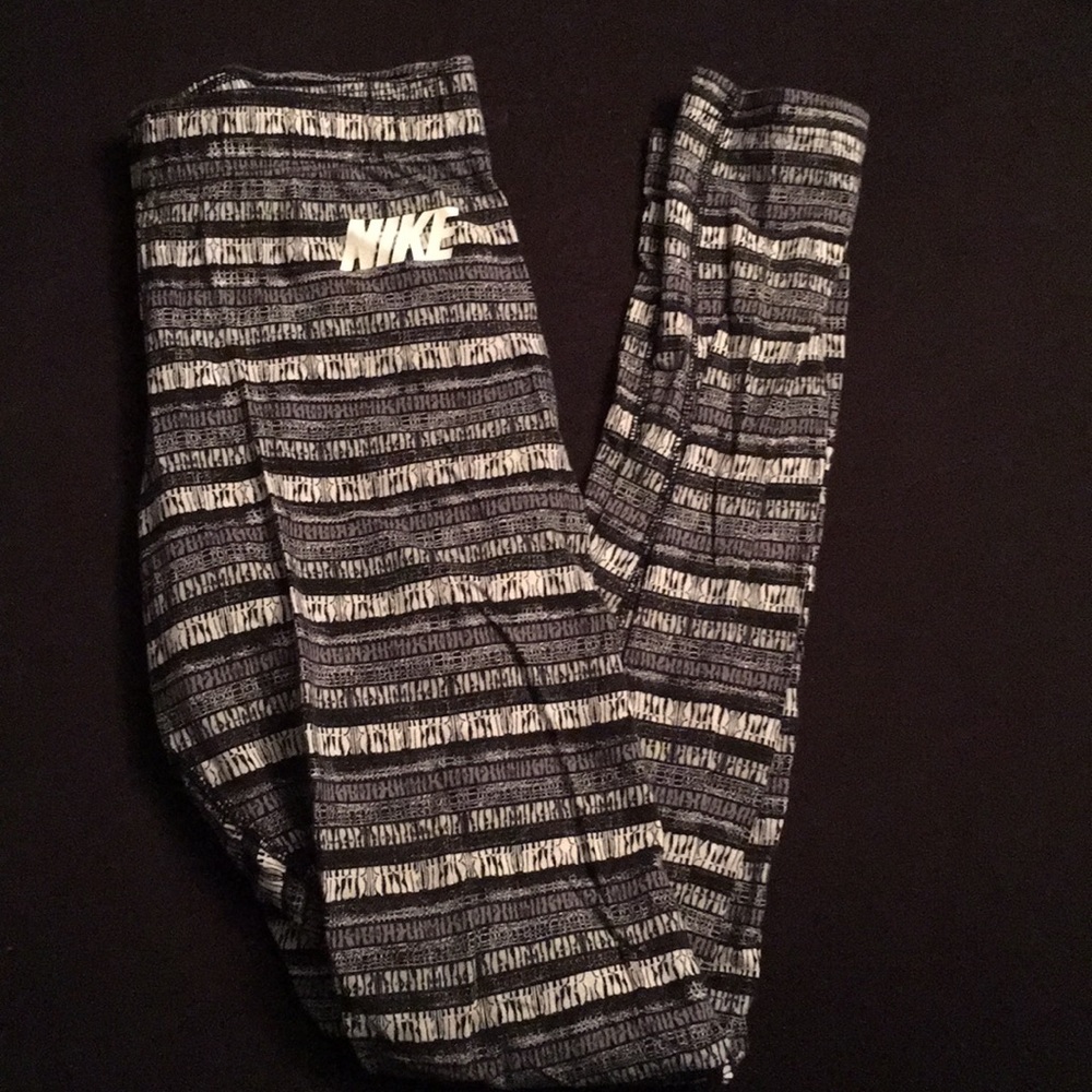 NIKE Leggings